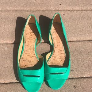 Cute pop of color Flats